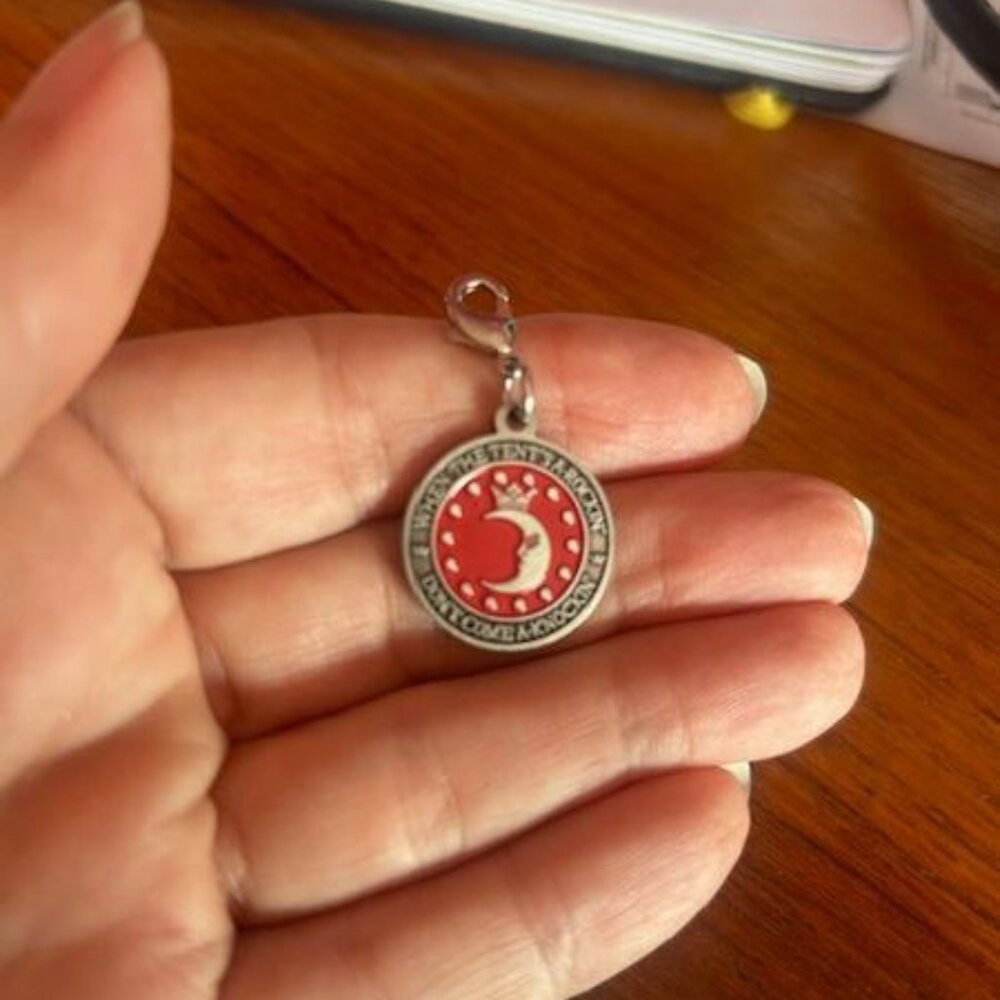 Supernatural Charm Season 8 mint condition - Picture 2 of 2
